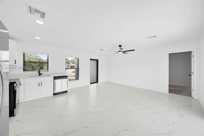 Foto del edificio - 4987 Fairway Ct