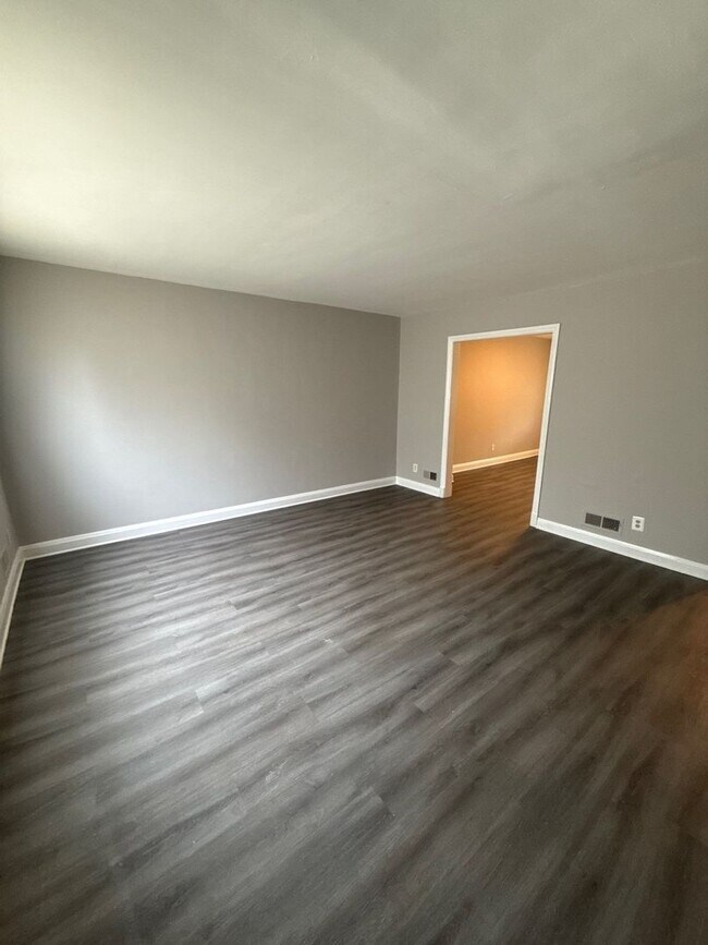 Foto del edificio - 3527 Parklawn Ave
