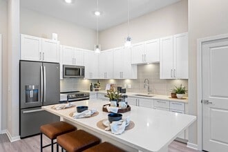 Building Photo - Bainbridge The Grand