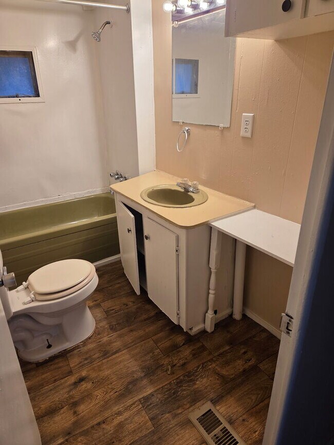 Foto del edificio - 2827 Friendly Ln