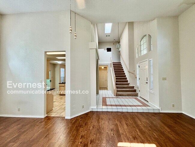Foto del edificio - 2303 Mockingbird Dr