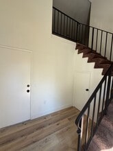 Building Photo - 242 Grayson Way