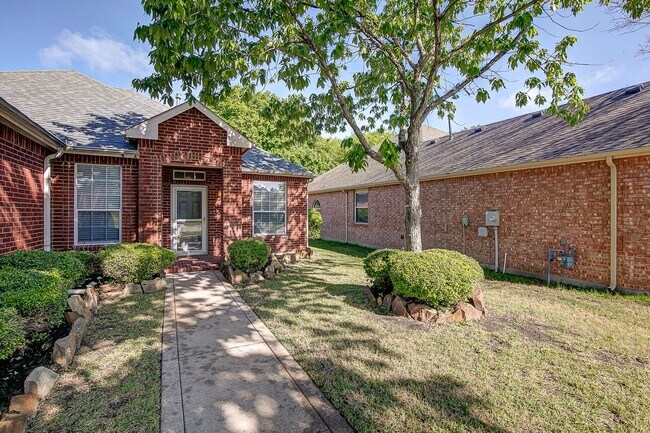 Foto del edificio - Serenity on the Greenbelt in Stonebridge Ranch