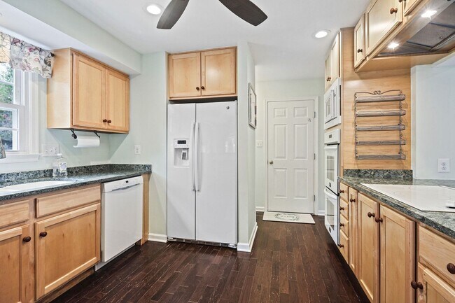 Building Photo - Columbia, MD