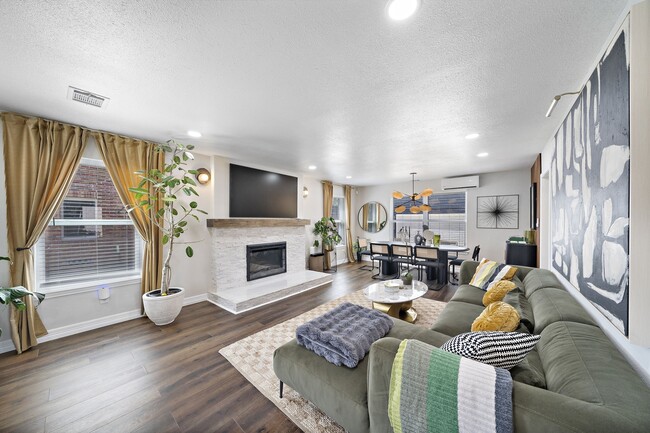 Foto del edificio - 3226 Oakdale St