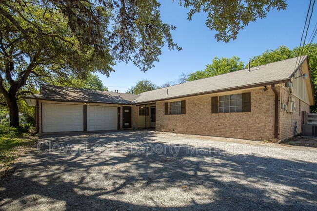 Building Photo - 6000 Evers Rd