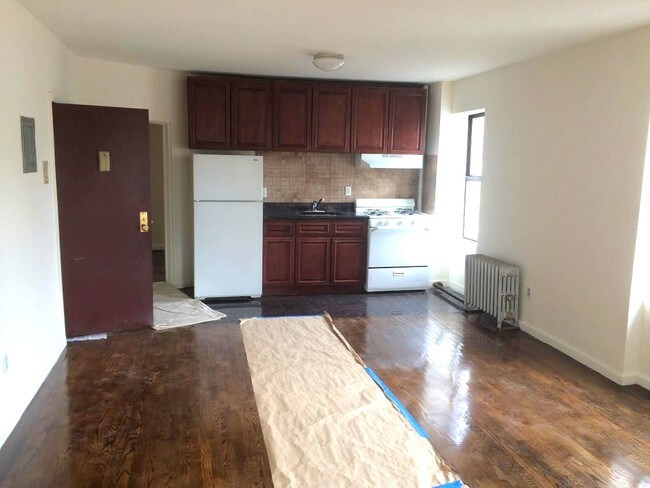 Building Photo - 201 W 116th St