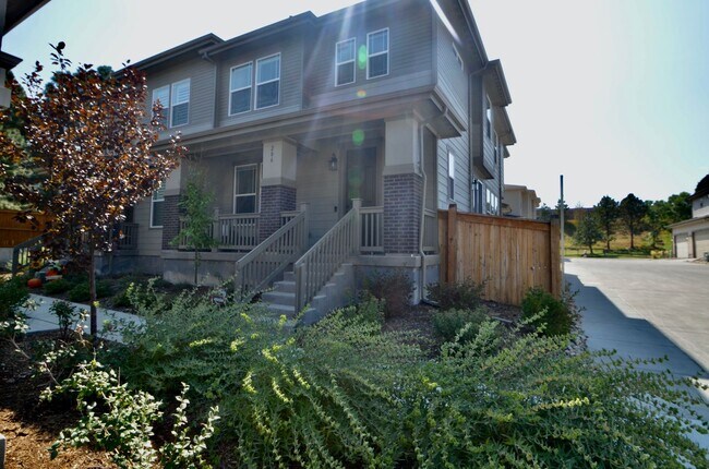 Foto del edificio - 3 bd/2.5 ba Townhome!