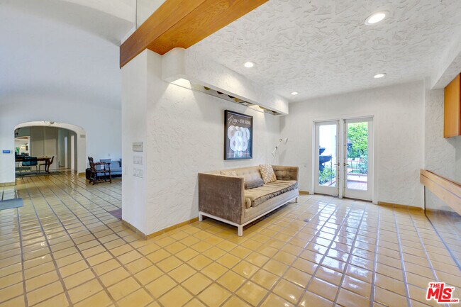 Foto del edificio - 516 N Beverly Dr