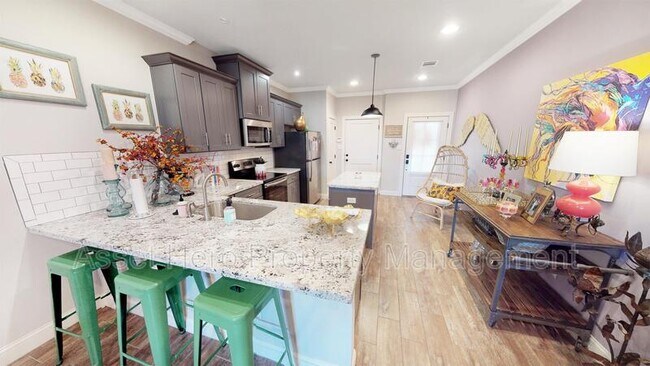 Foto del edificio - 203 Brentwood Dr E