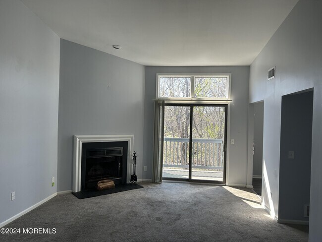 Building Photo - 105 Mt Ln