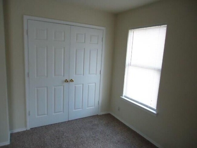 Building Photo - Adorable 3 bedroom home in Dallas!