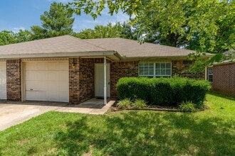 Building Photo - 572 Dockery Ln