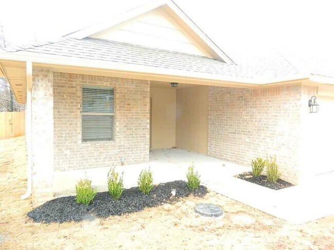 Foto del edificio - 1025 Creek Side Dr