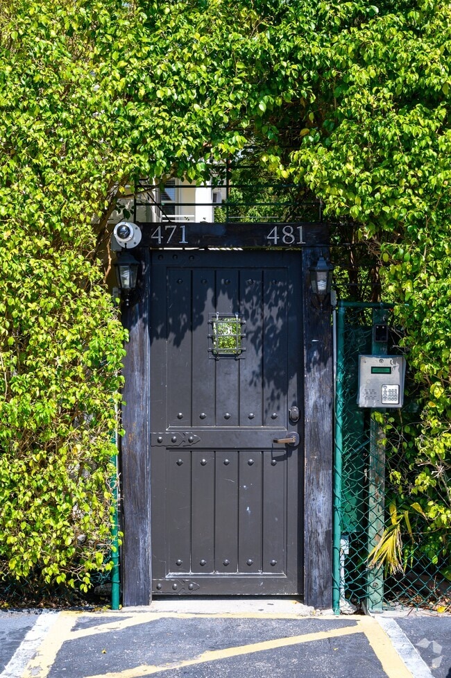 Building Photo - 481 NE 37th St