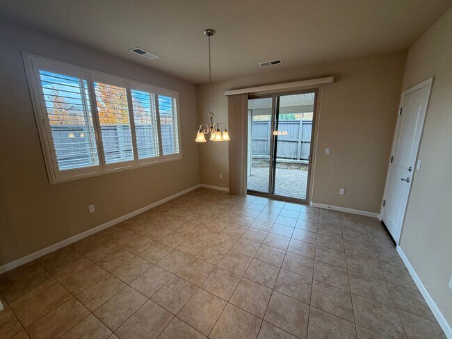 Foto del edificio - 3 Bedroom Home in Sparks Gated Community!
