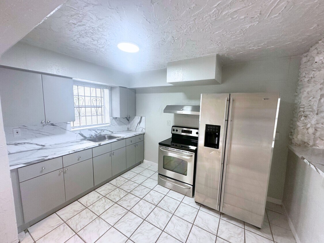 Photo - 4390 NW 174th Dr (Miami Gardens, FL)