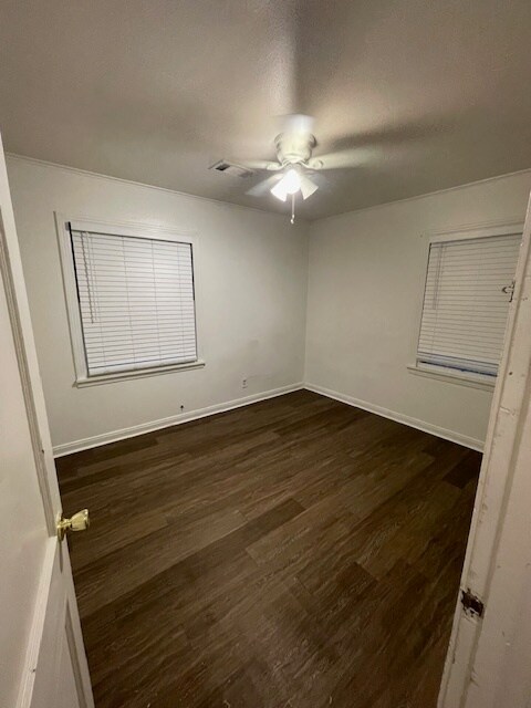 Foto del edificio - 711 Macy Ave