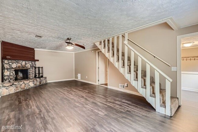 Building Photo - 3 br, 2 bath House - 4289 Midway Drive UNIT