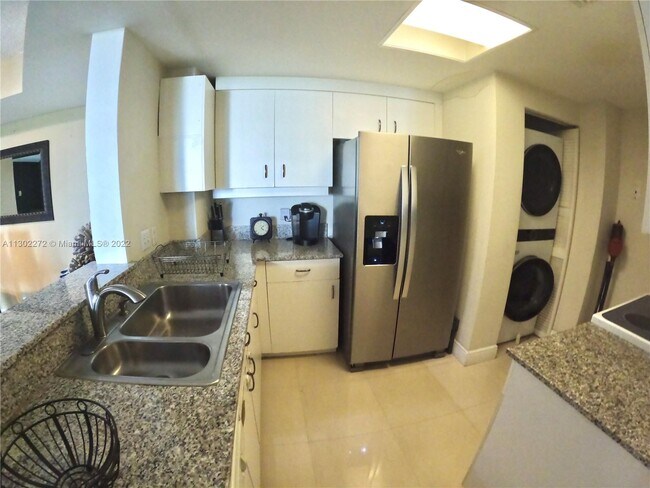 Foto del edificio - 701 Brickell Key