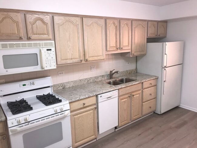 Building Photo - 5552 W Edmunds St