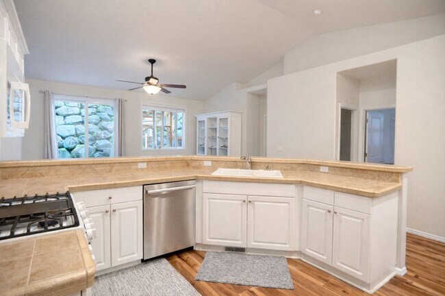 Foto del edificio - 5447 N St