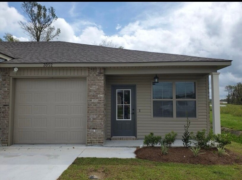 3052 S Roth Ave, Gonzales, LA 70737 Townhome Rentals in Gonzales LA