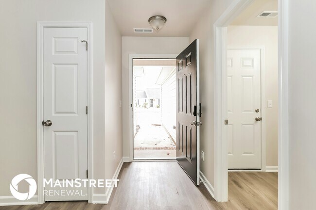 Foto del edificio - 4123 Bluestem Dr