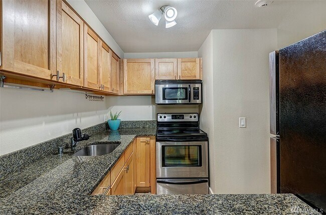 Foto del edificio - 15819 Leary Wy