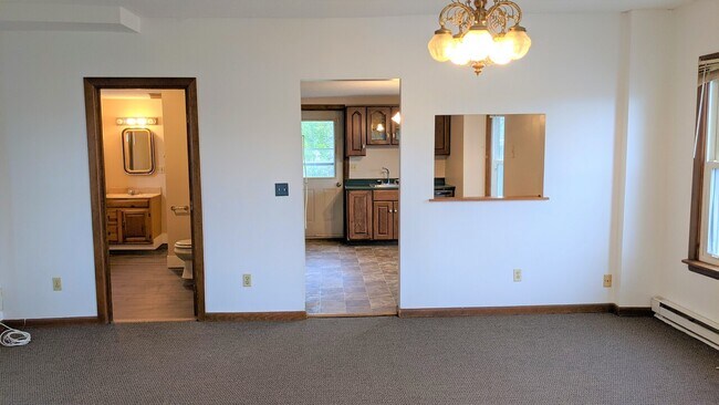 Building Photo - 569 Hudson Ave
