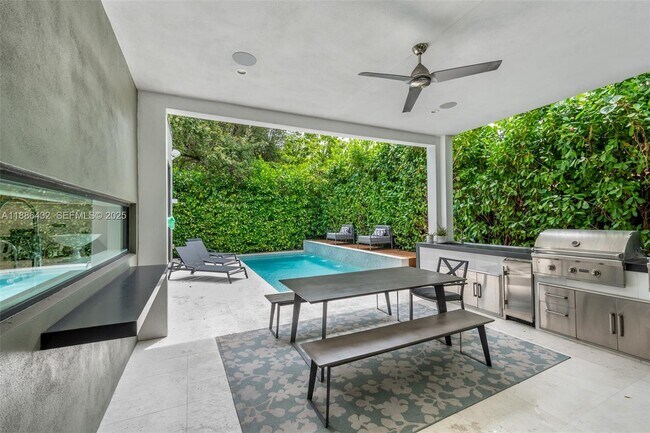 Building Photo - 4675 NE 2nd Ave