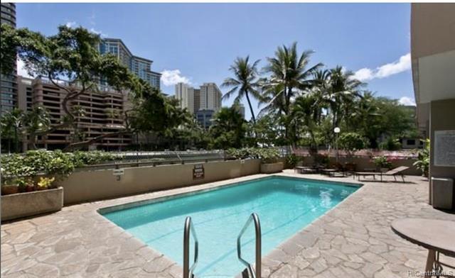 Building Photo - 620 McCully St