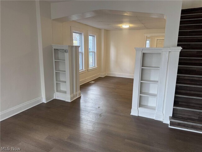 Foto del edificio - 3242 Sycamore Rd