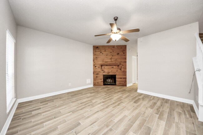 Foto del edificio - 2910 Grants Lake Blvd