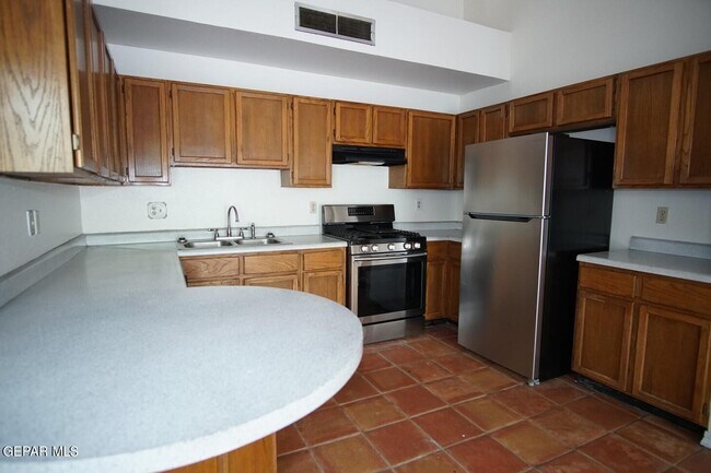 Foto del edificio - 5460 Ridge St