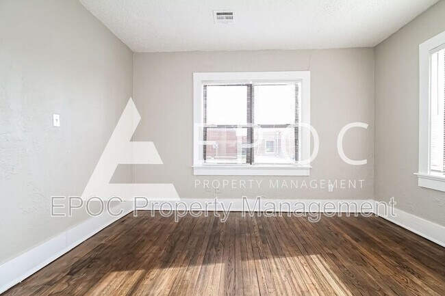 Foto del edificio - 705 E Hughbert St