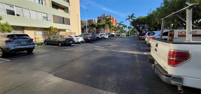 Foto del edificio - 5055 NW 7th St