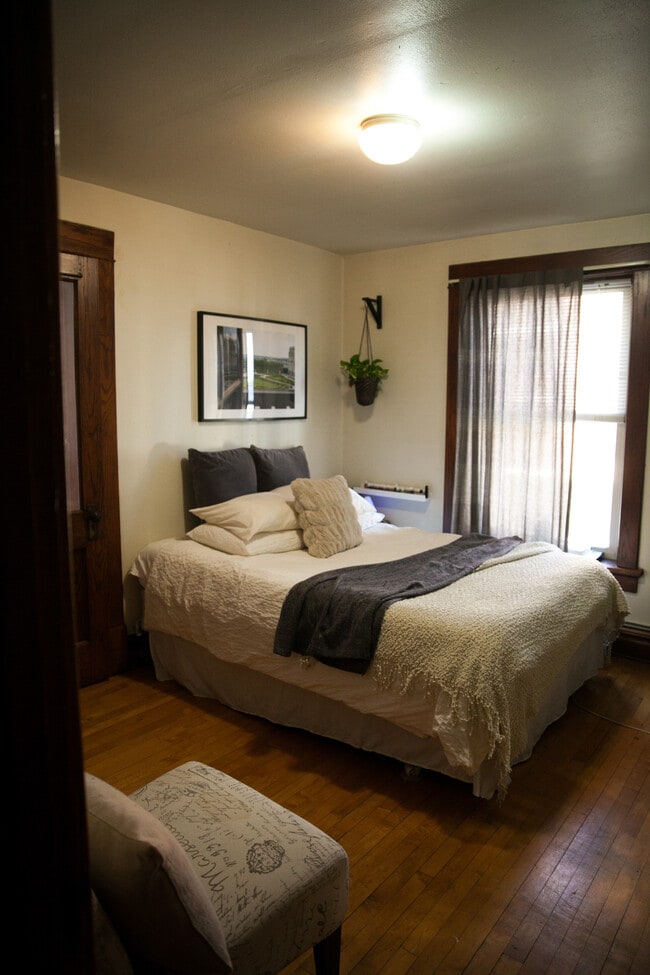 Bedroom - 213 N Hamilton St