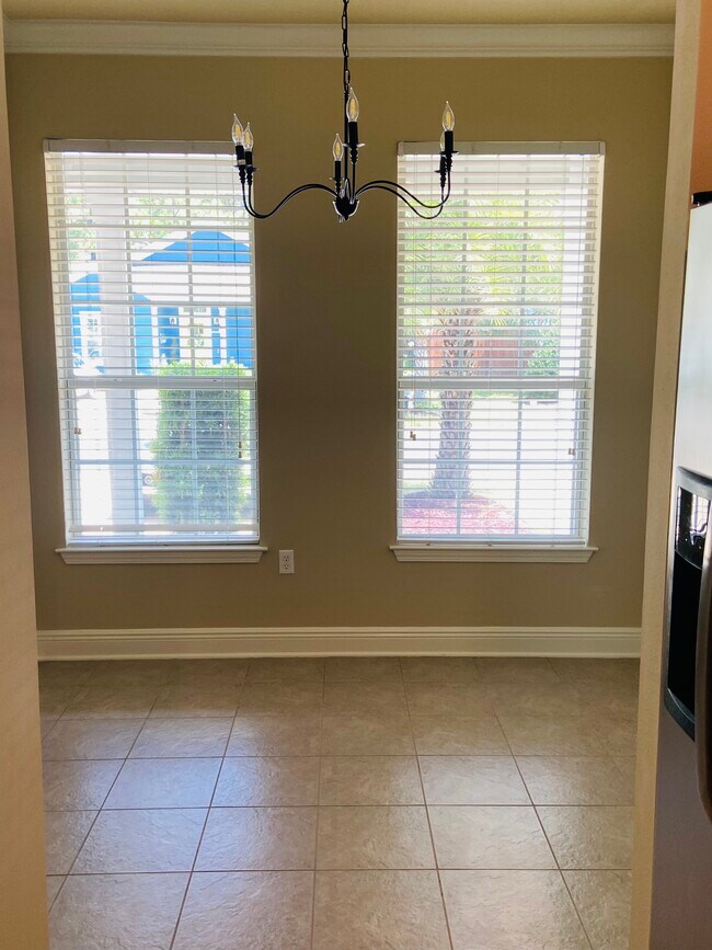 Dining - 141 Water Oaks Loop