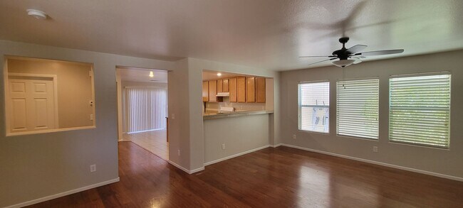 Foto del edificio - Executive Living Don't Miss Out 4 bdrm