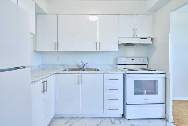 Building Photo - Mapleview Residences