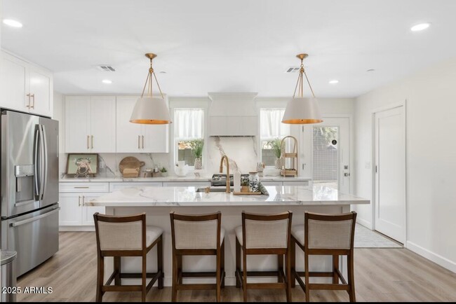 Foto del edificio - 7431 E Taylor St