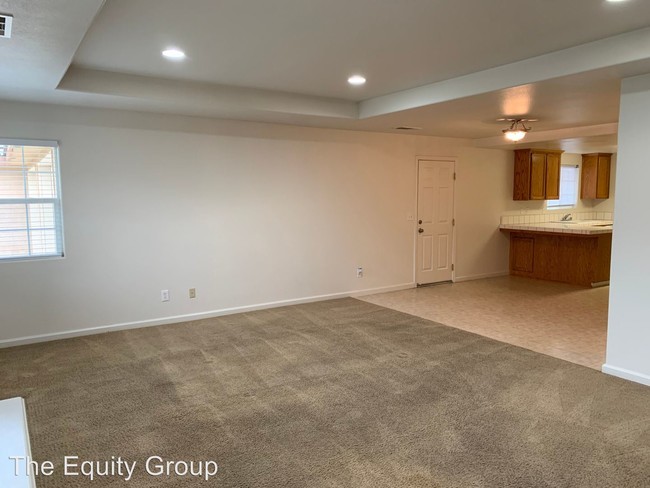 Building Photo - 2222-2228 N Vickie Ct