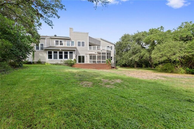 Foto del edificio - 3709 Toro Canyon Rd