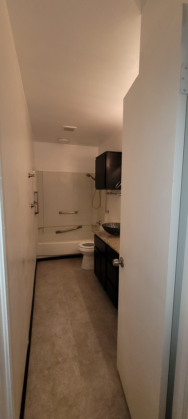 Bath - 1415 NE 8th St