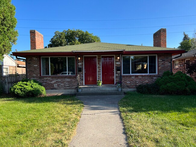 Front - 1220 E Baldwin Ave