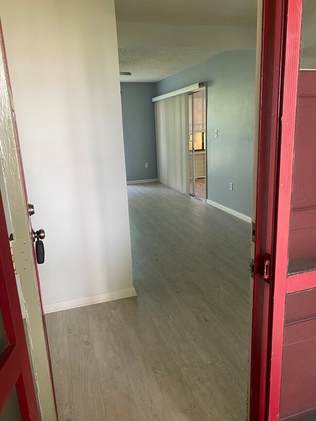 Building Photo - 610 Windrush Bay Dr