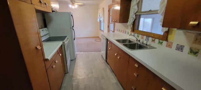 Foto del edificio - 421 Prentis Ave