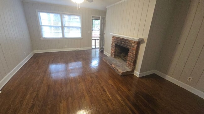 Building Photo - lonsford1575-1577