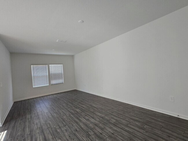 Foto del edificio - 3 bedroom 2.5 Bath in Tara Baywood